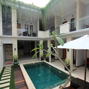 Tom *** Legian